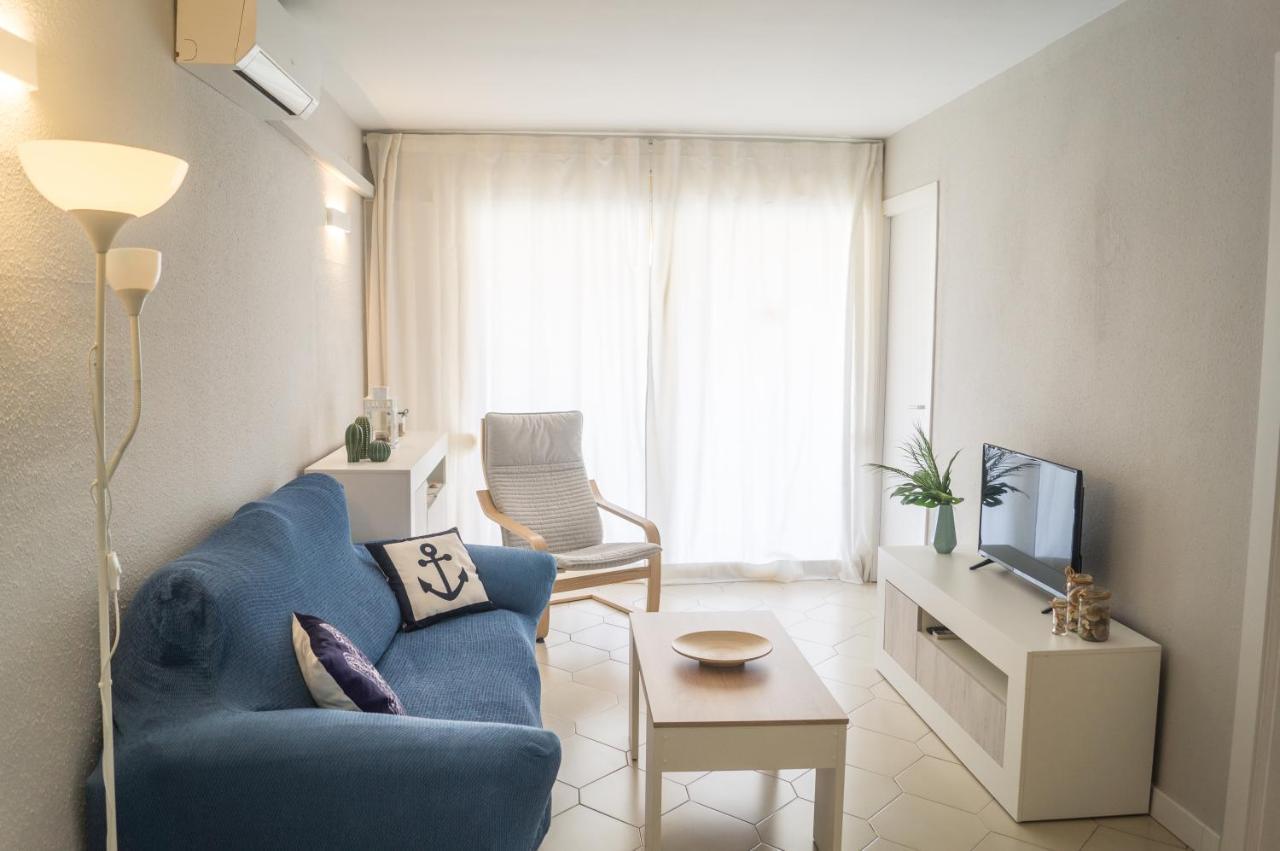 Apartamento Novelty Apartment Salou Bagian luar foto