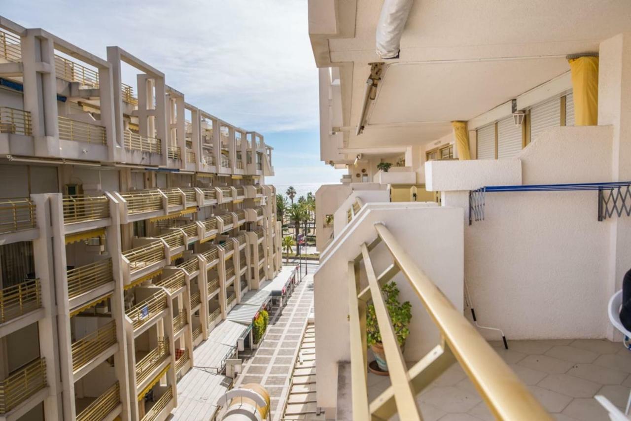 Apartamento Novelty Apartment Salou Bagian luar foto